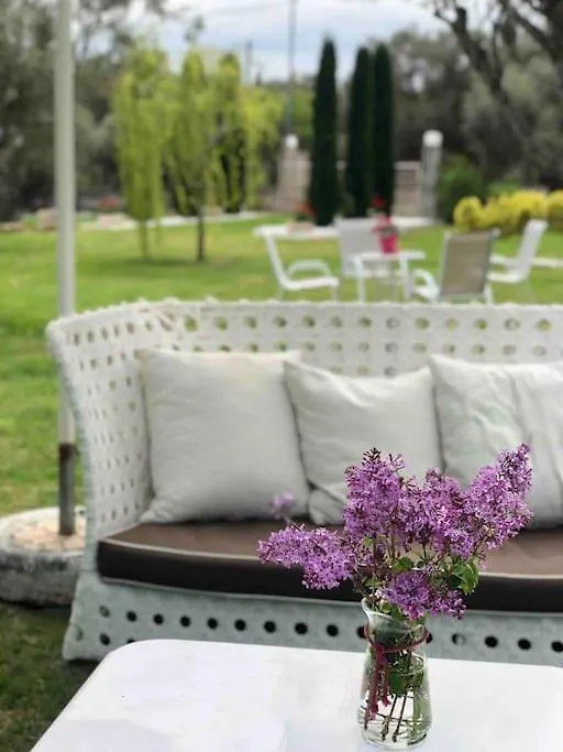 New Sun And Sea Apartment In A 4 Acres Garden Nea Moudania