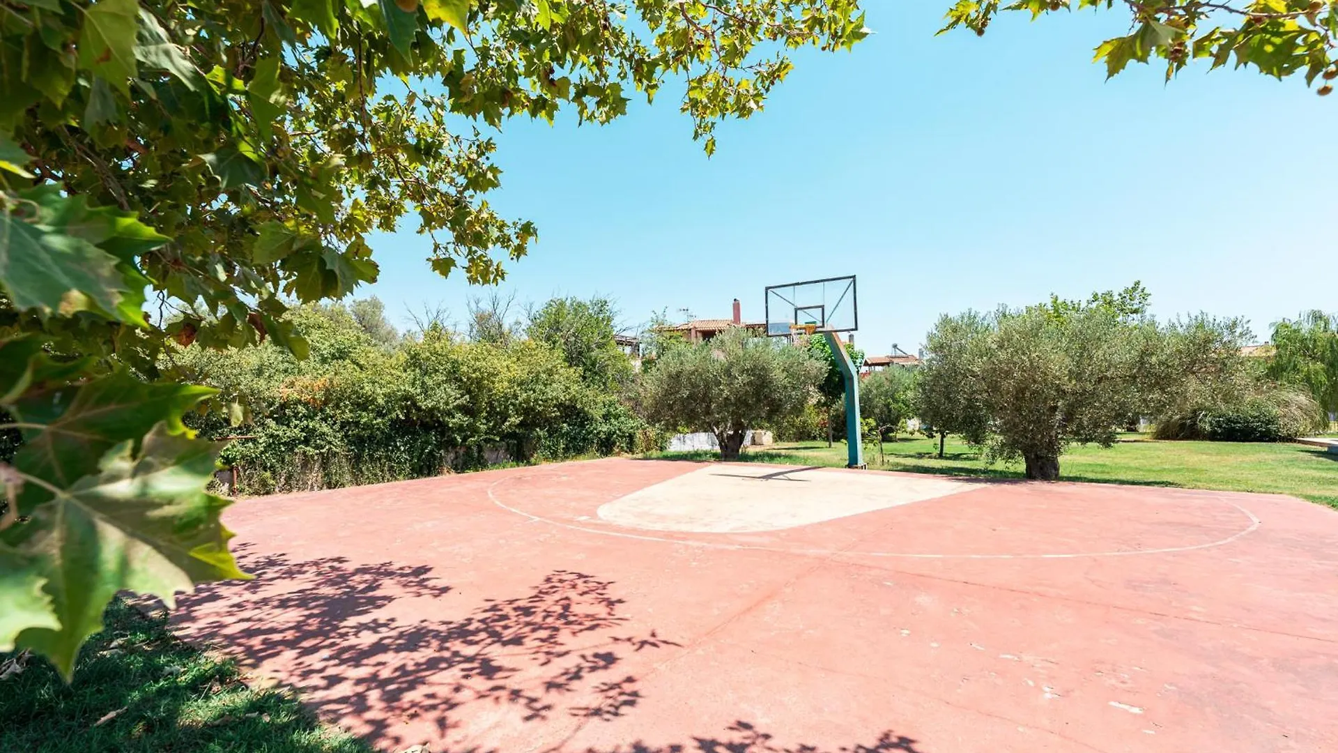 New Sun And Sea Apartment In A 4 Acres Garden Nea Moudania