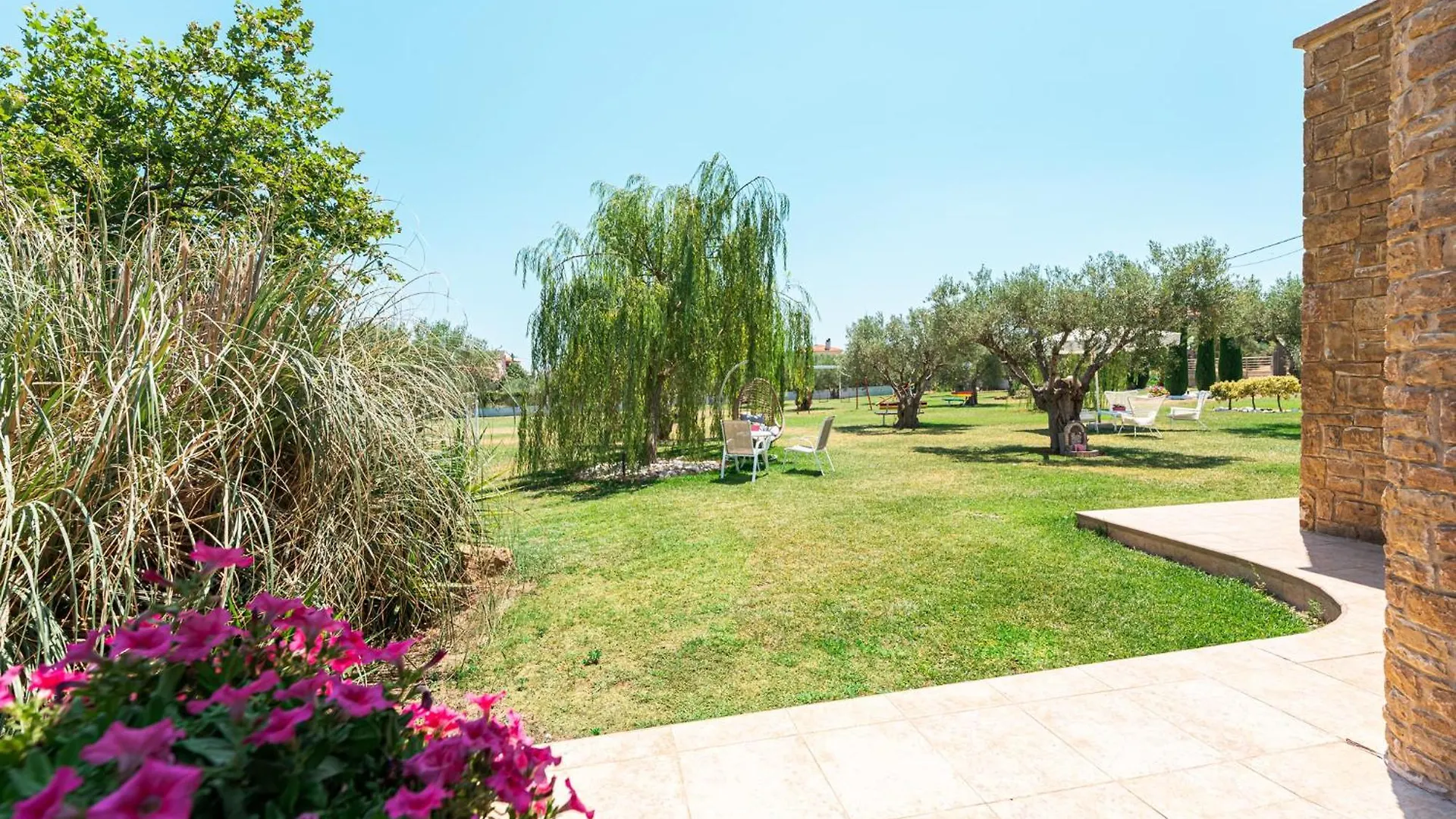 New Sun And Sea Apartment In A 4 Acres Garden Nea Moudania Grecia